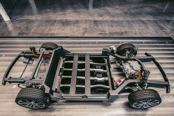 Karma推出电动汽车新平台，将电池置于地板下方
