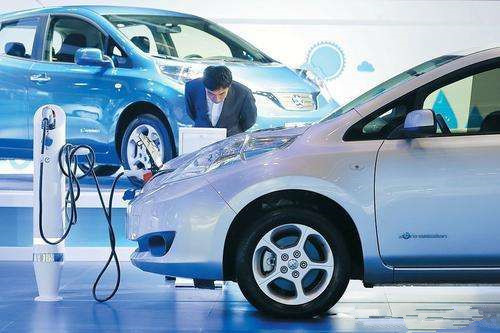 8月新能源汽车产销再次超过10万辆